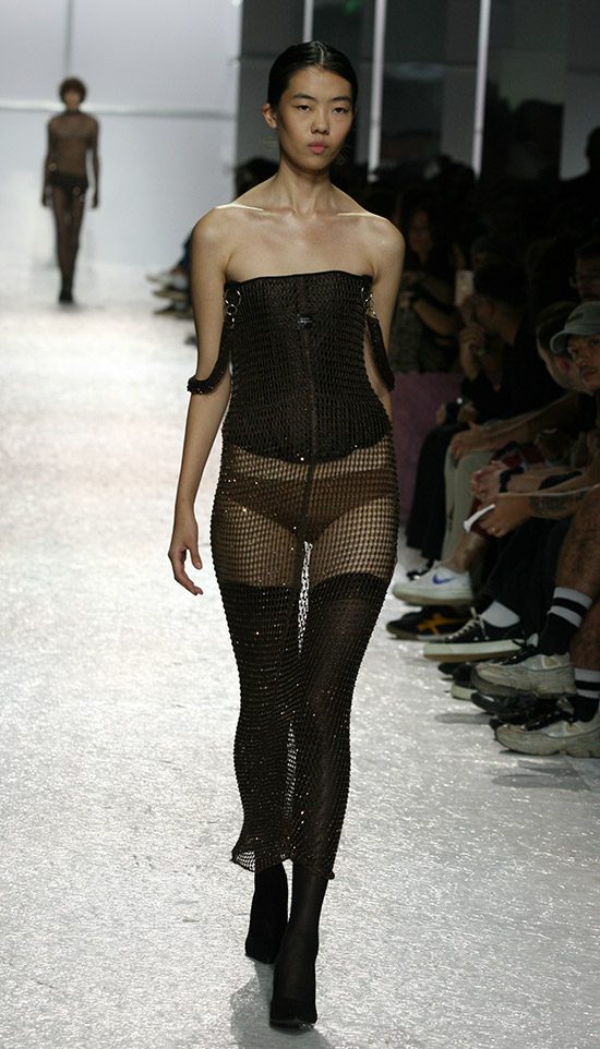 Corset-dress-mesh-skirt-black-couture-runway-2023-Paris