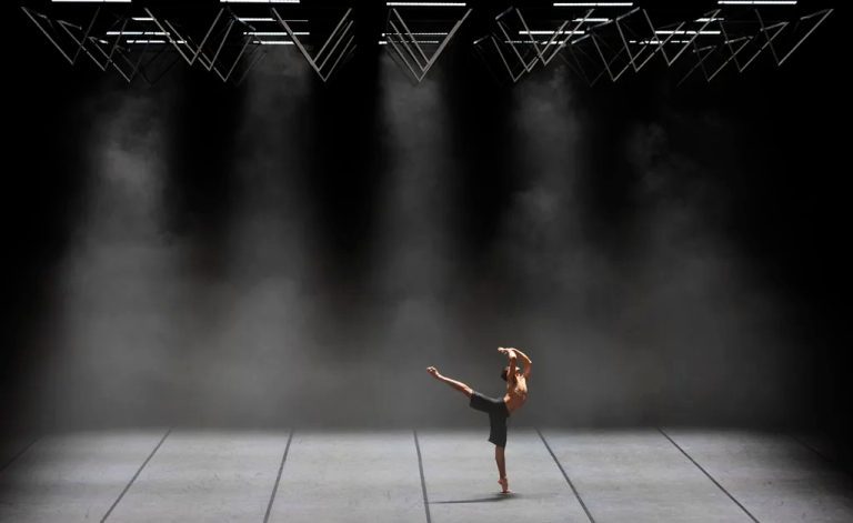 Combining genetic code, AI and choreography