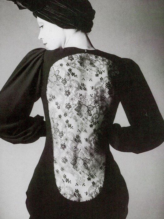 Jeanloup-Sieffs-1971-photograph-of-Saint-Laurents-black-crepe-cocktail-dress-with-nude-lace-back-is-one-of-the-seminal-fashion-images-of-the-20th-century.