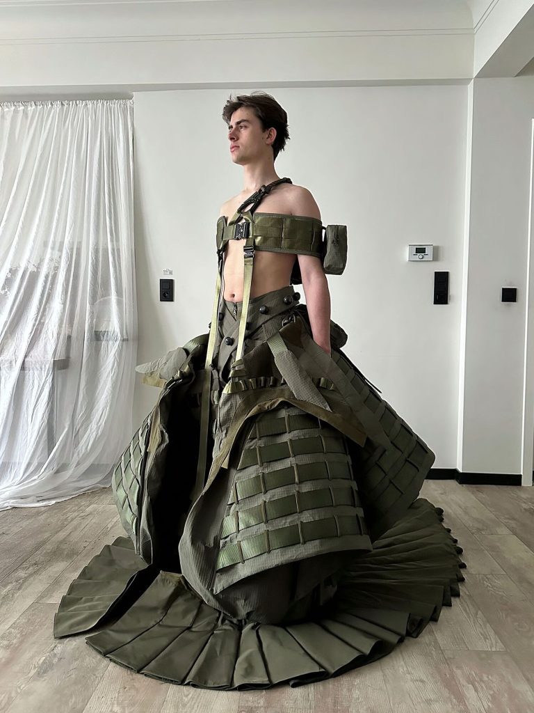 Armour, identity, and the fabric of fear 4 Aojierou-interview-hube-Aojie-Rou-military-fashion-avantgarde