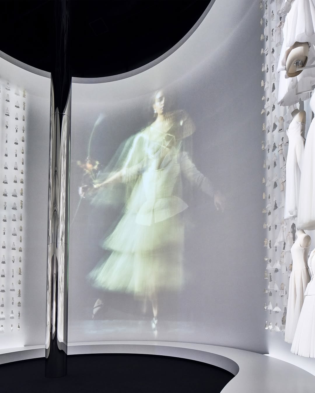 Dior-unveils-poetic-