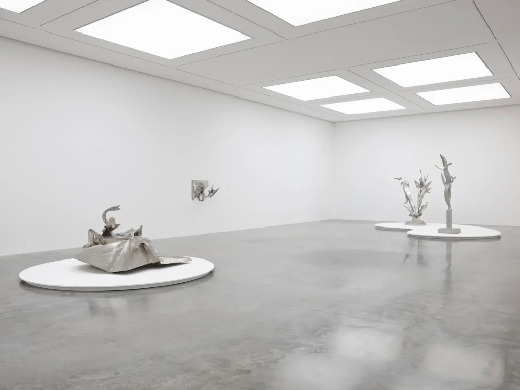 Richard Hunt’s retrospective at White Cube Bermondsey 1 Richard Hunt’s retrospective at White Cube Bermondsey 2