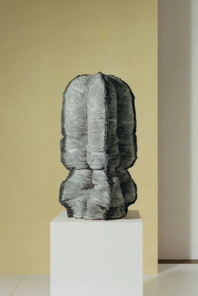 Kunimasa Aoki wins the LOEWE FOUNDATION Craft Prize 2025 with a monumental terracotta sculpture 2 Kunimasa Aoki wins the LOEWE FOUNDATION Craft Prize 2025 with a monumental terracotta sculpture hube 001