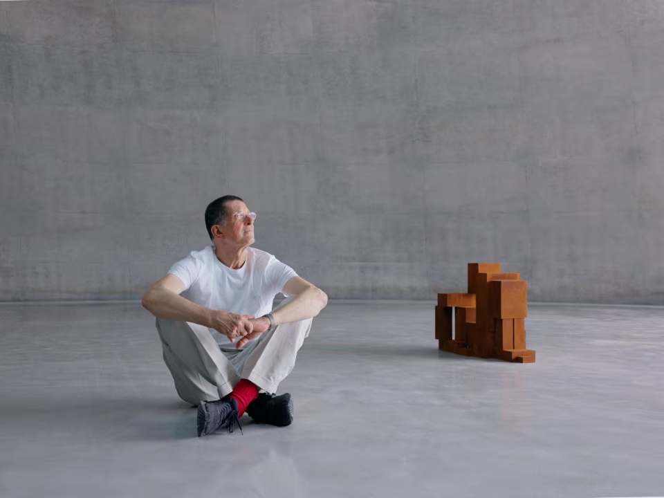 Sculptor Antony Gormley unveils a landmark exhibition and collaboration with architect Tadao Ando 2 sculptor Antony Gormley
architect tadao ando