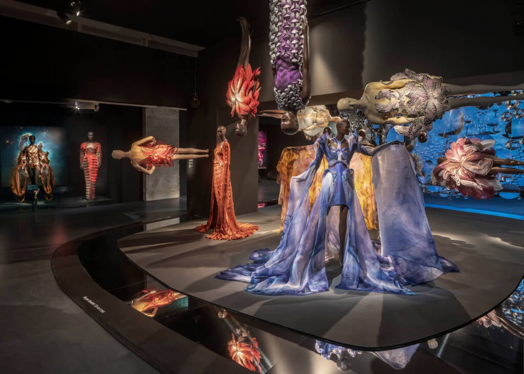 Iris van Herpen. Sculpting the Senses: a groundbreaking fashion exhibition arrives at Kunsthal Rotterdam 2 iris van herpen sculpting the senses
fashion exhibition
iris van herpen exhibition
iris van herpen collections
Sculpting the Senses exhibition