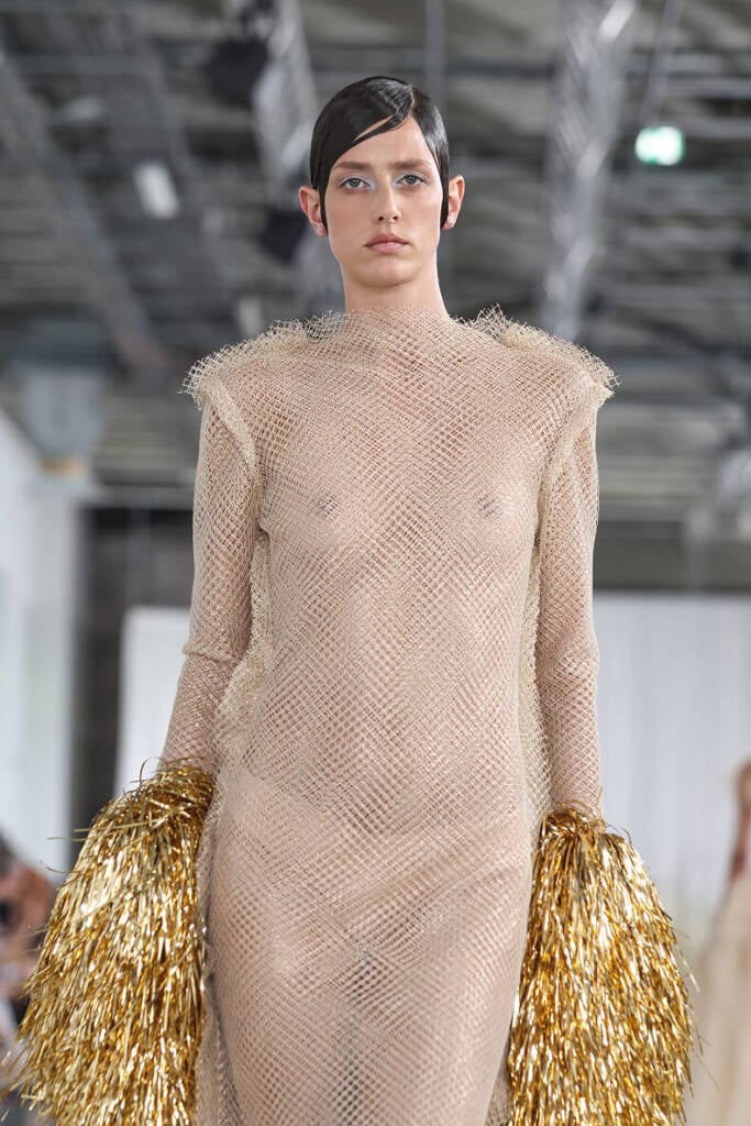 Paris Haute Couture: Lever Couture’s ‘Anatomy of Identity’ debuted at Palais de Tokyo 6 Paris Haute Couture
Lever Couture
paris haute couture week 2025