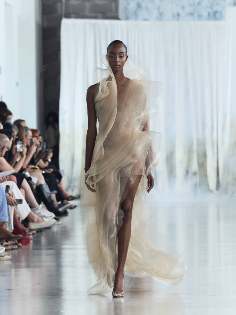 Paris Haute Couture: Lever Couture’s ‘Anatomy of Identity’ debuted at Palais de Tokyo 1 Paris Haute Couture
Lever Couture
paris haute couture week 2025