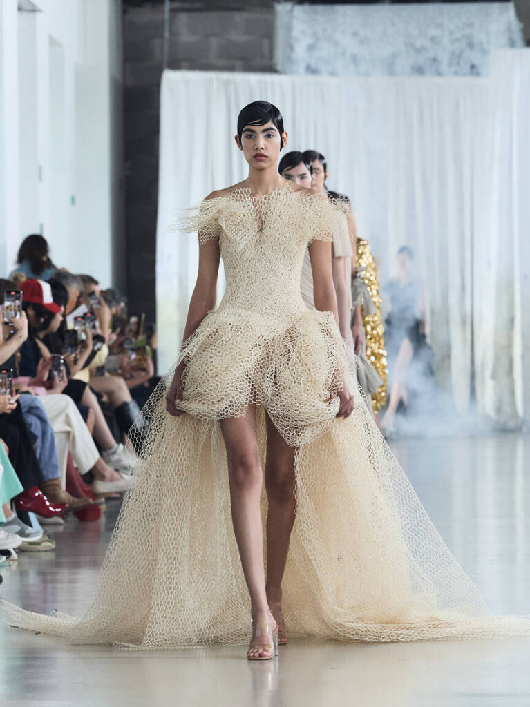 Paris Haute Couture: Lever Couture’s ‘Anatomy of Identity’ debuted at Palais de Tokyo 3 Paris Haute Couture
Lever Couture
paris haute couture week 2025