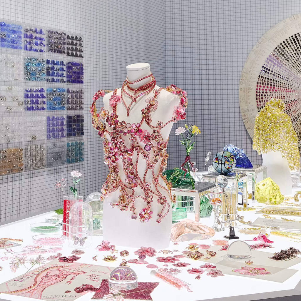 swarovski jewellery
Swarovski Masters of Light