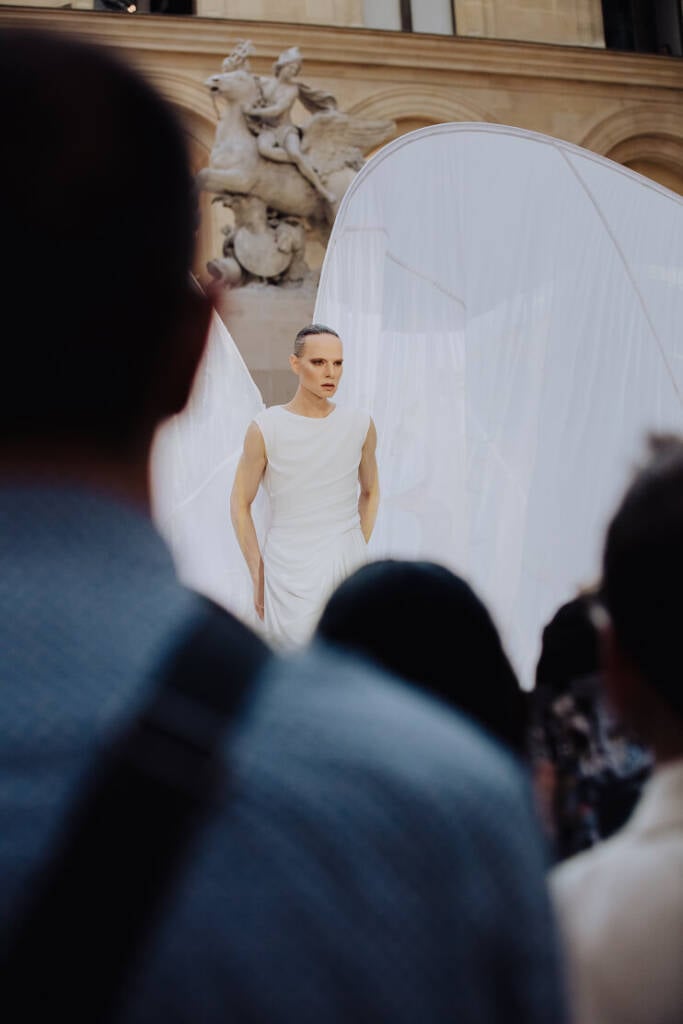 ‘Radical Acts of Unrelenting Beauty’: Jordan Roth Premiered at the Louvre 2 radical acts of unrelenting beauty
Jordan Roth performance
Jordan Roth Louvre