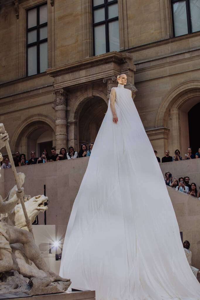 ‘Radical Acts of Unrelenting Beauty’: Jordan Roth Premiered at the Louvre 1 radical acts of unrelenting beauty
Jordan Roth performance
Jordan Roth Louvre