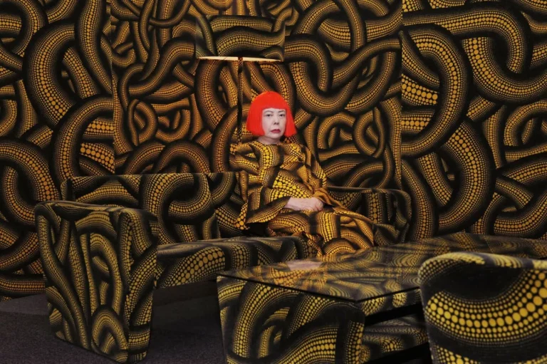 yayoi kusama's work infinity mirror room
