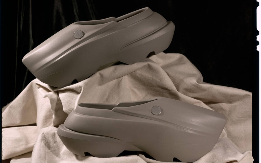 Vans x Sterling Ruby unveiled The Future Clog in their third collaboration. 3 Vans x Sterling Ruby
footwear design