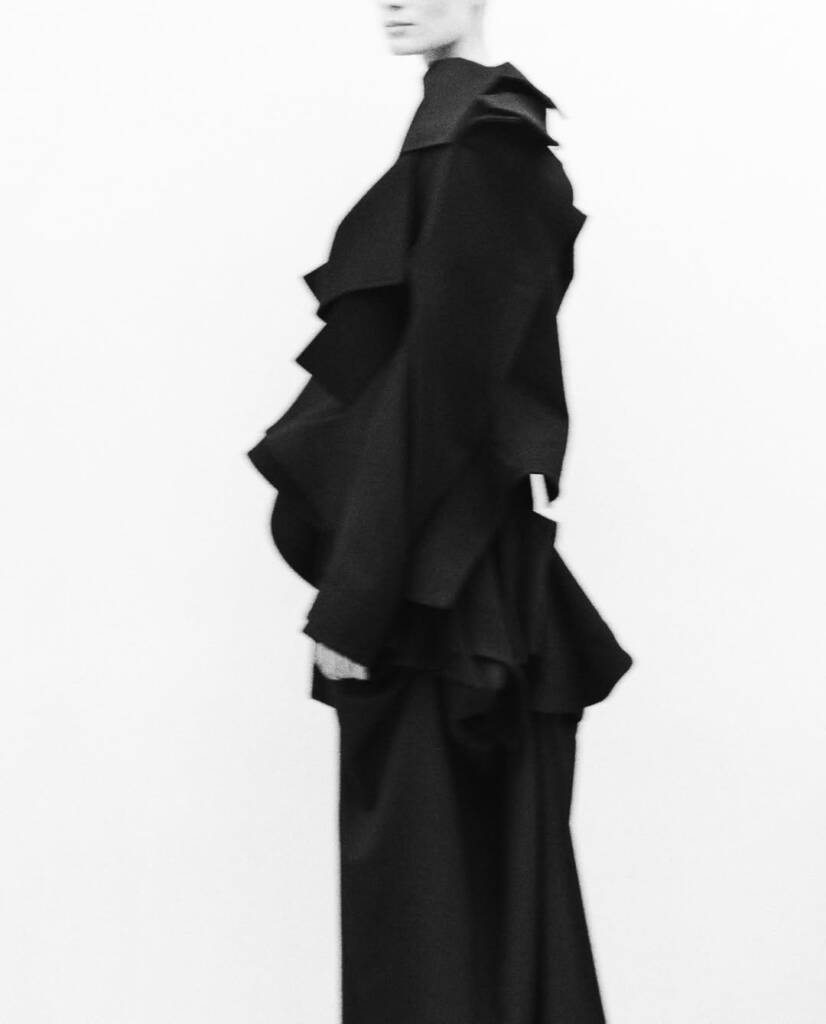 Discover Yohji Yamamoto's iconic fashion style 2 Yohji Yamamoto Fashion Style