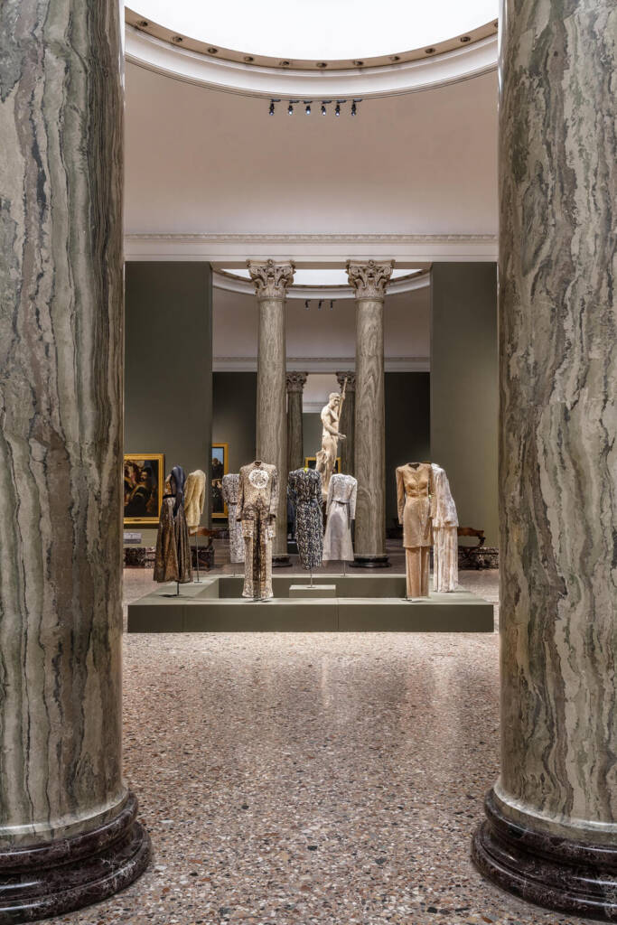 Fashion exhibition
Giorgio Armani exhibition
art history and fashion