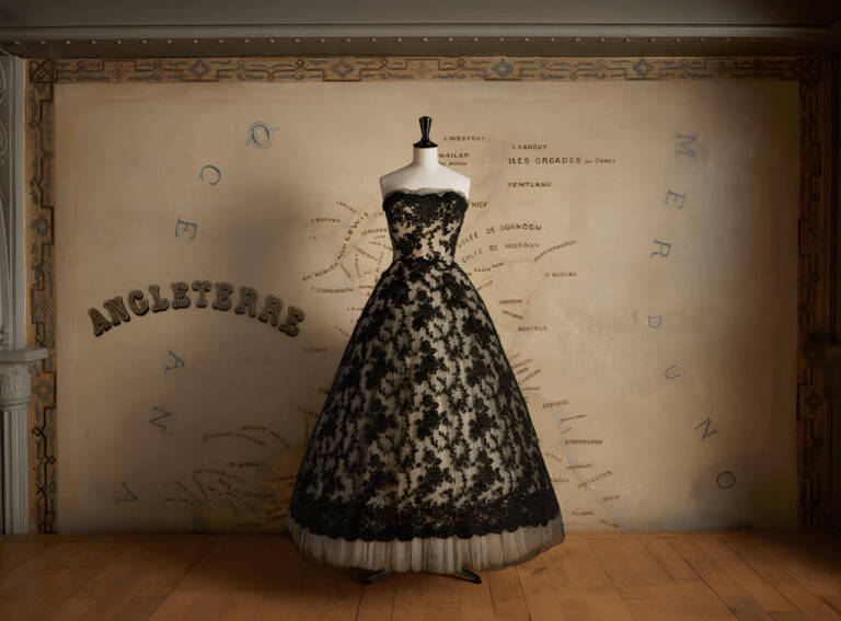 fashion exhibition vintage Dior azzedine alaïa foundation fashion exhibition paris Olivier Saillard