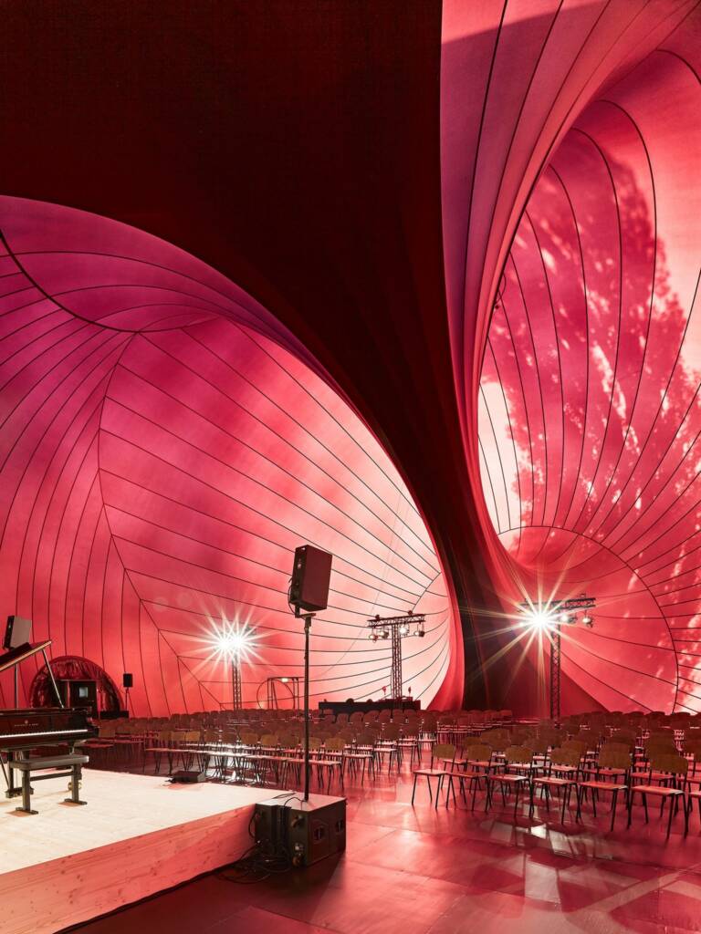 Inflatable architecture lands in Switzerland: Ark Nova by Anish Kapoor and Arata Isozaki at the Lucerne Festival 2025 4 lucerne festival 2025
Ark Nova
inflatable architecture