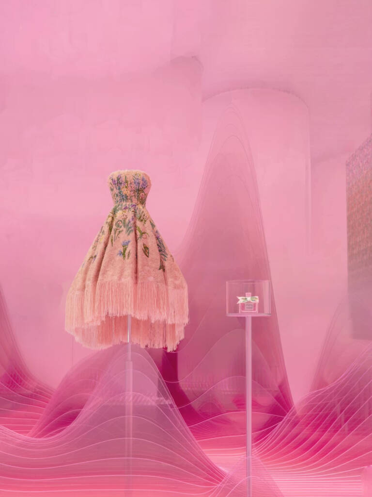 Miss Dior exhibition
dior iconic perfume
