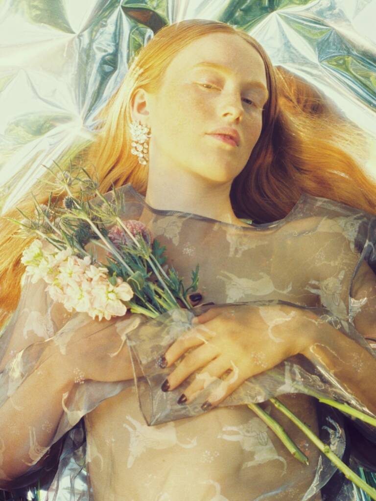 Petra Collins photography style shines in Seoul with ‘fangirl’ exhibition 5 petra collins photography style
petra collins aesthetic
Petra Collins exhibition