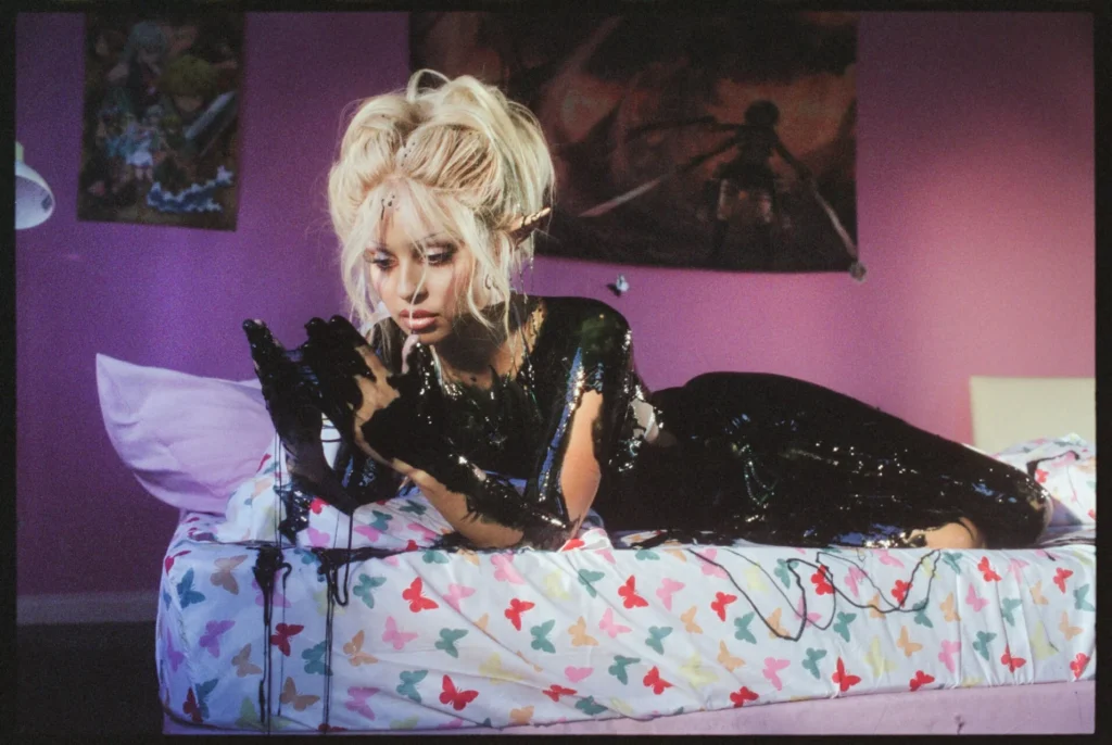 Petra Collins photography style shines in Seoul with ‘fangirl’ exhibition 1 petra collins photography style
petra collins aesthetic
Petra Collins exhibition