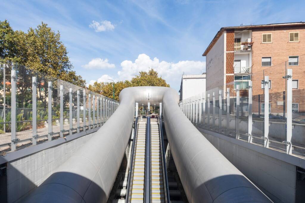 subway design
Anish Kapoor architecture
anish kapoor structures