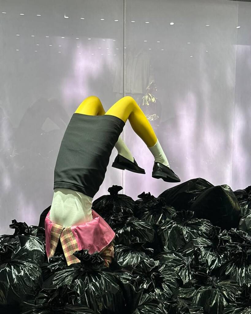 Max Siedentopf and Gentle Monster rethink retail with surreal art experience 3 Max Siedentopf
rethink retail
HAUS NOWHERE
hyperrealistic sculptures