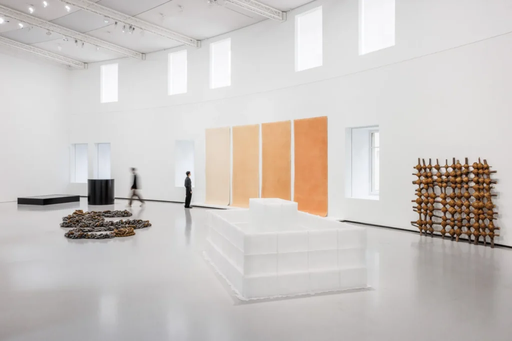 Where minimalism reminds us just how much we consume. A Dive into the Bourse de Commerce 'Minimal' Exhibition 2 Bourse de Commerce
art about consumerism