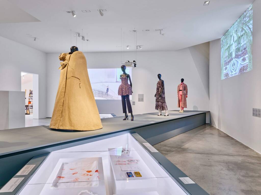Catwalk: The Art of the Fashion Show — a century of style and spectacle 10 the fashion show
fashion exhibition
fashion show set design