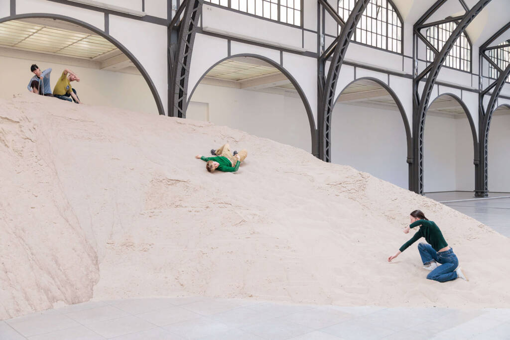 Sam Bardaouil
Hamburger Bahnhof
collective memory
curatorial practice