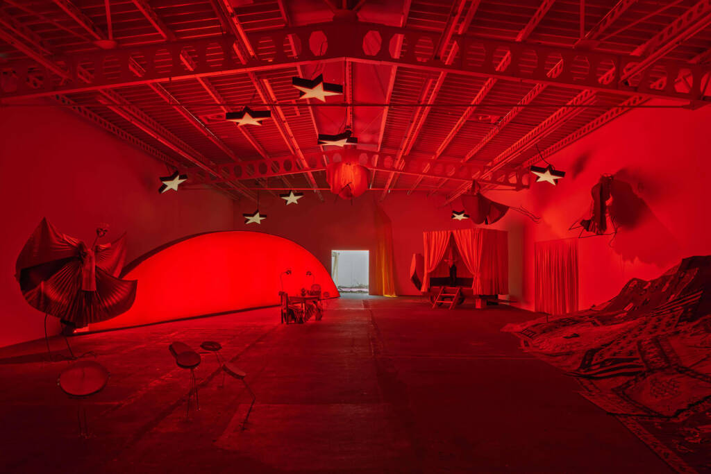 Sam Bardaouil
Hamburger Bahnhof
collective memory
curatorial practice