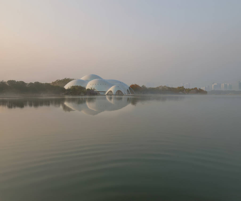 Renzo Piano Building Workshop unveils visionary opera house design rising from Hanoi’s West Lake 4 opera house design
contemporary architecture