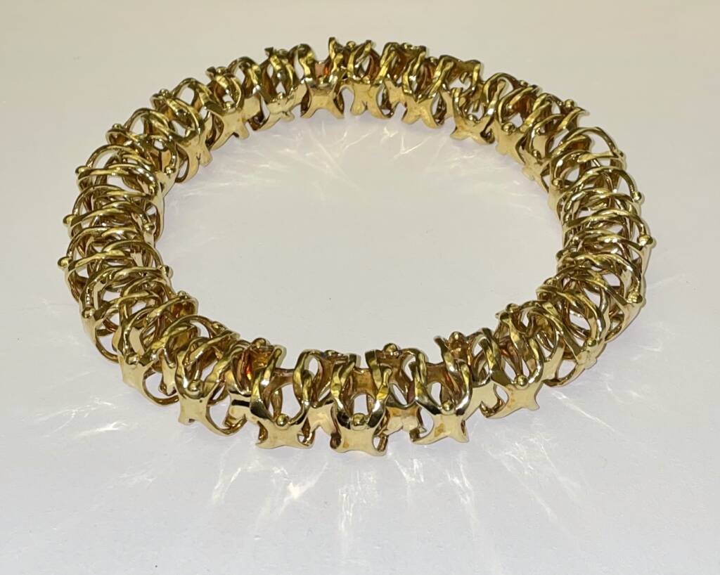 Jewellery designer Rosalie Carlier on chains, change, and creative freedom 4 rosalie carlier
jewellery designer
jewellery design