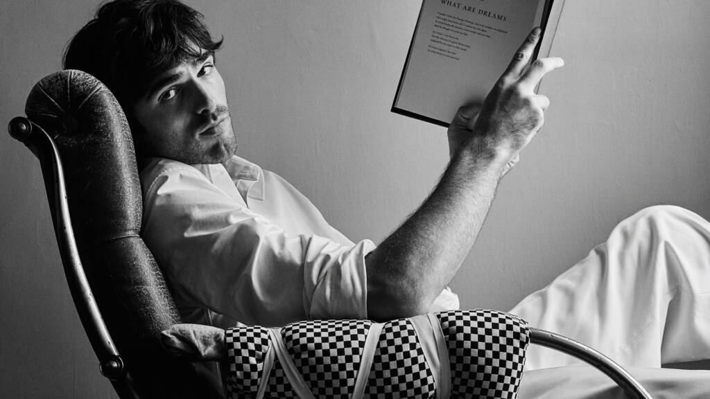 Bottega Veneta campaign ‘What Are Dreams’ explores the poetic power of the unconscious 6 bottega veneta campaign
fashion film