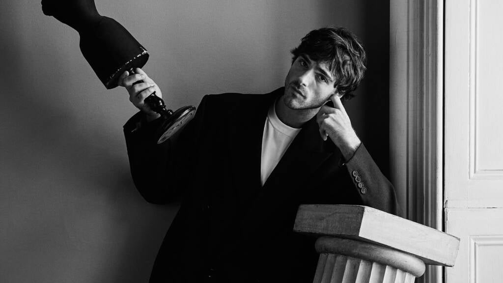 Bottega Veneta campaign ‘What Are Dreams’ explores the poetic power of the unconscious 5 bottega veneta campaign
fashion film