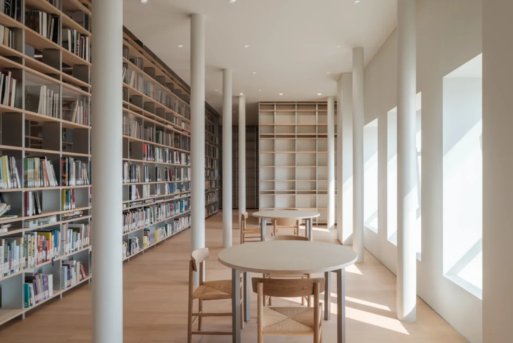 Espace Gabrielle Chanel opens at the Power Station of Art: a new cultural landmark for Shanghai 4 Espace Gabrielle Chanel
Chanel Culture Fund
Power Station of Art
art library