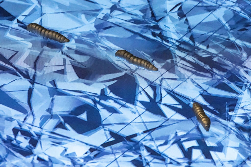 Sougwen Chung: the poetics of human–machine interaction 4 Sougwen Chung
human machine interaction