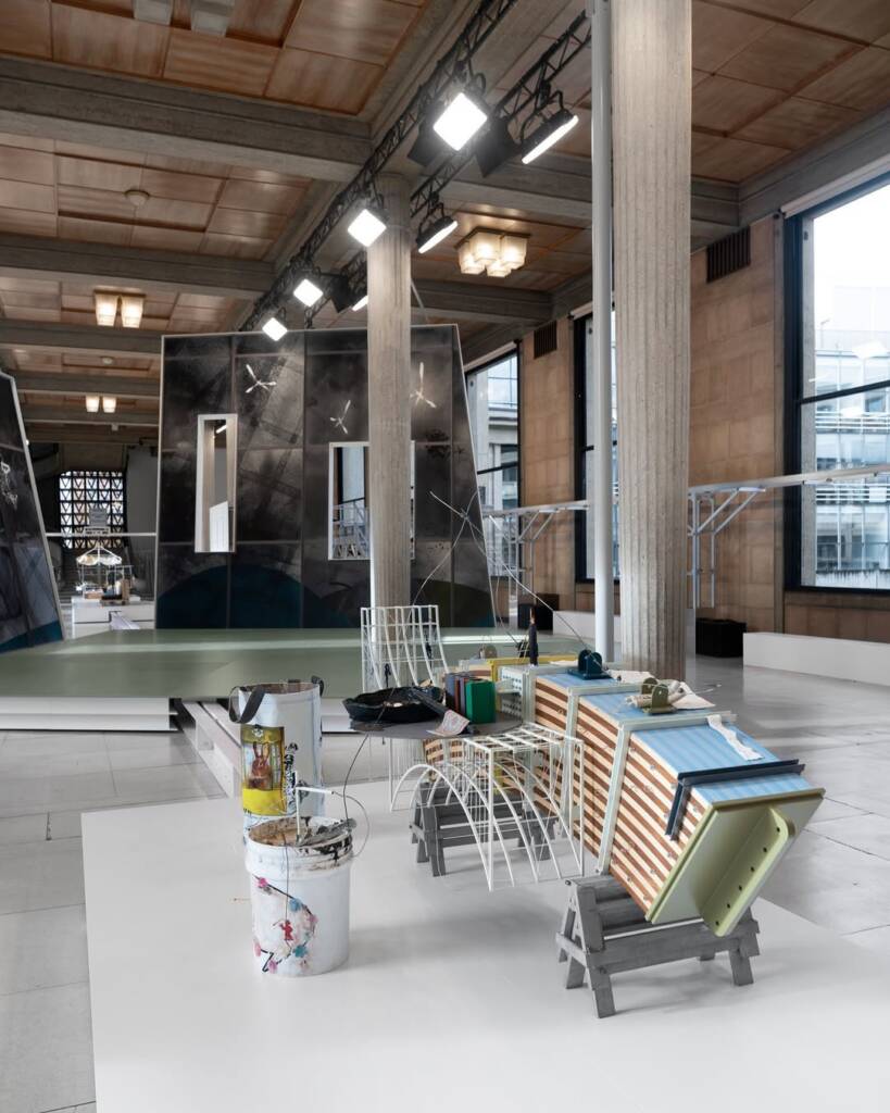 The new forces at Art Basel: the women, the public, and the memes 5 Art Basel
Art Basel Paris