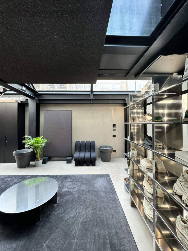 Marco Simonetti
footwear
RAL7000STUDIO
footwear design