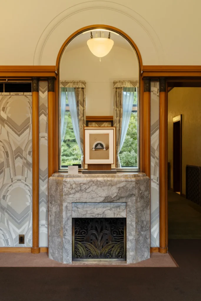 van cleef & arpels
High Jewelry
jewelry exhibition
Art Deco Aesthetic