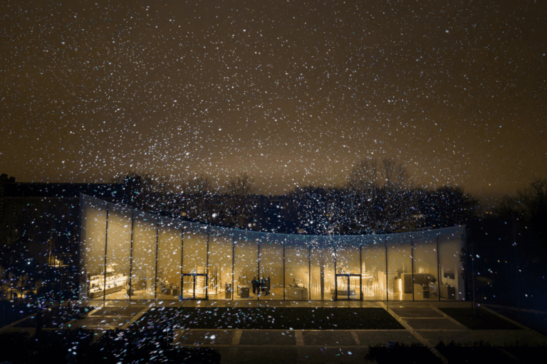 Maison Ruinart light art