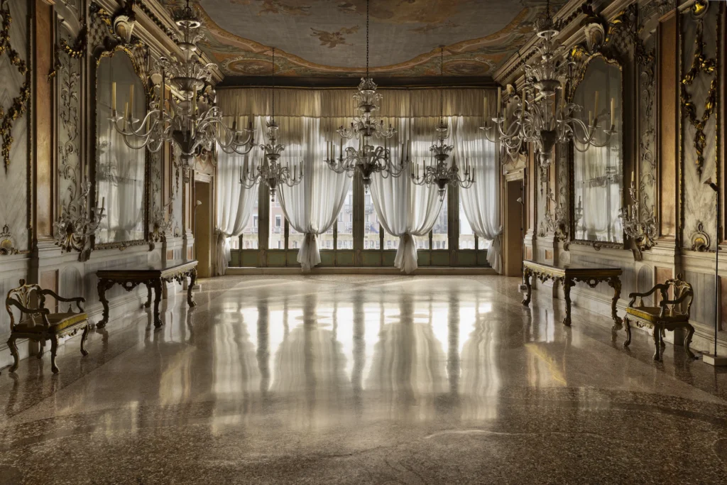 Palazzo Pisani Moretta cultural initiative fondazione dries van noten