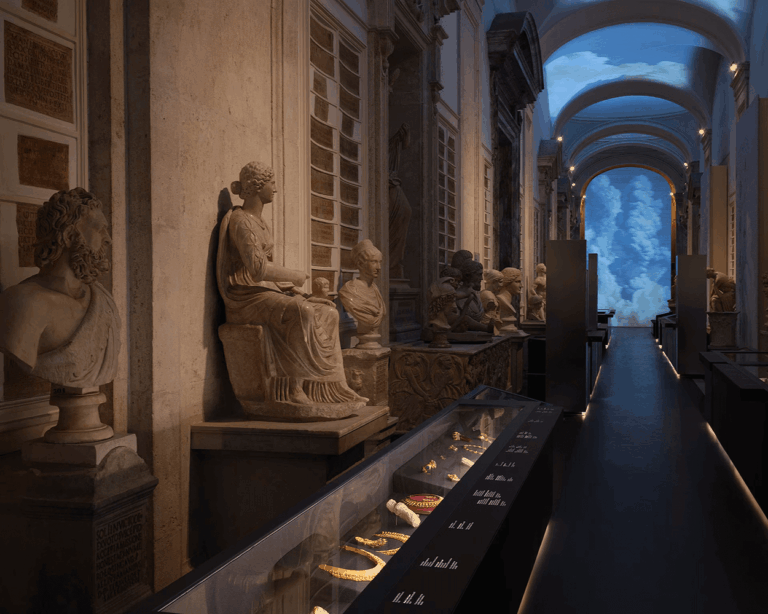 jewelry exhibition ancient sculptures Cartier Collection