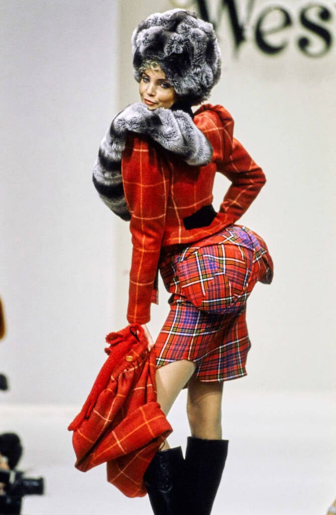 Westwood Kawakubo
fashion exhibition
punk fashion history
body and clothes