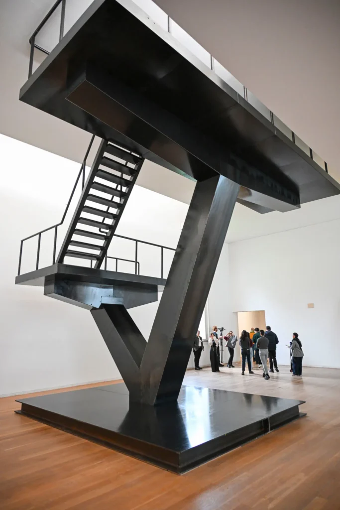 anne imhof
anne imhof exhibition
site-specific sculpture