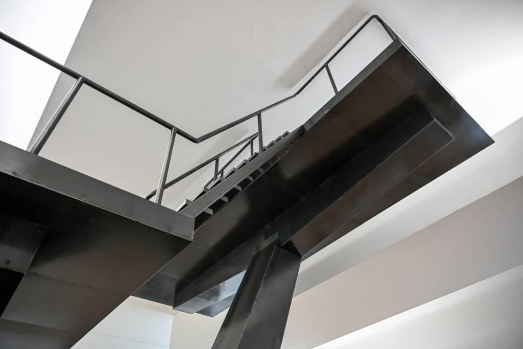 anne imhof
anne imhof exhibition
site-specific sculpture