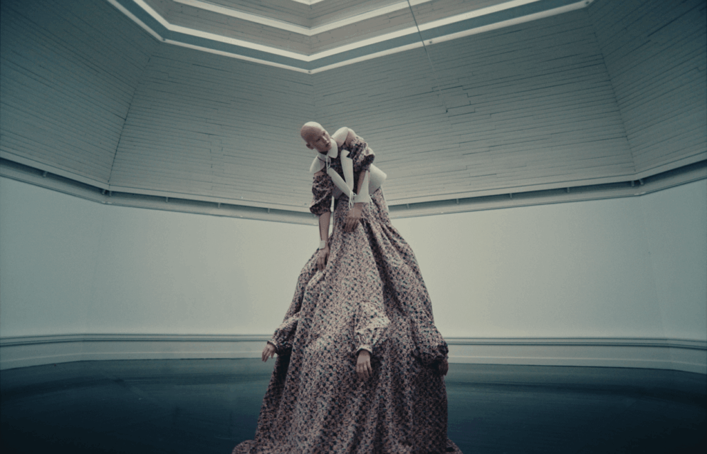 Color, chaos, human experience: Henrik Vibskov’s ongoing experiment 11 Henrik Vibskov
designer Henrik Vibskov
Scandinavian fashion
Danish designer