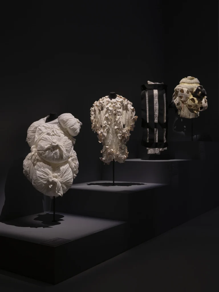 Westwood Kawakubo
fashion exhibition
punk fashion history
body and clothes