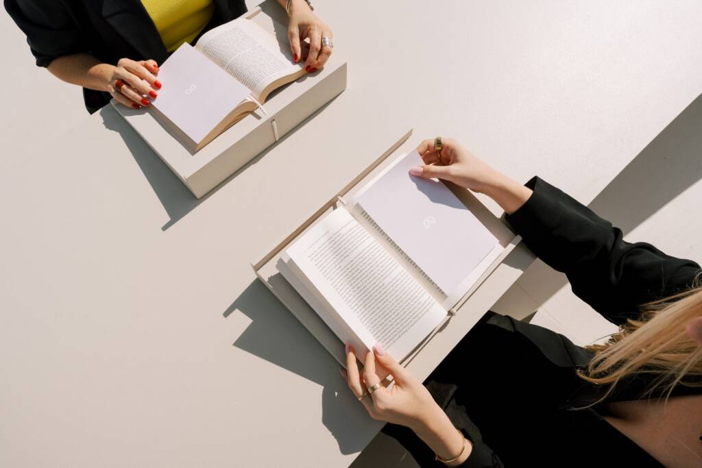 Miami Art Week
es devlin installation
reading experience
Immersive installation