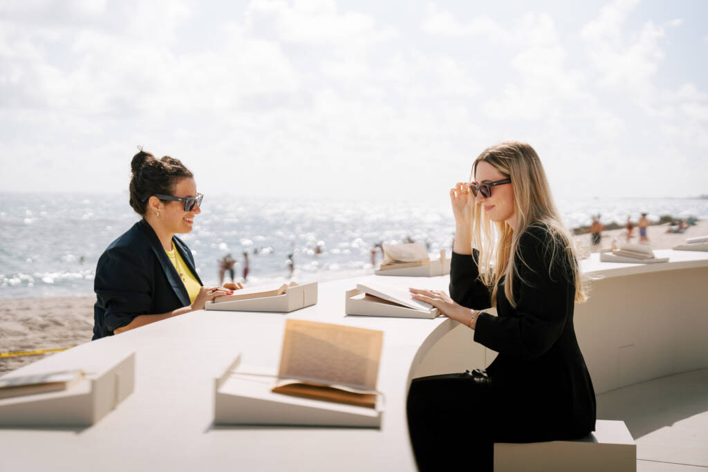 Miami Art Week
es devlin installation
reading experience
Immersive installation