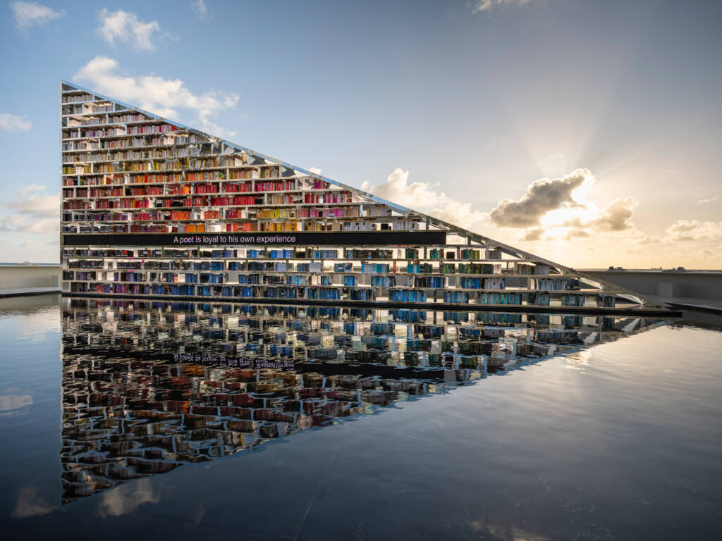 Miami Art Week
es devlin installation
reading experience
Immersive installation